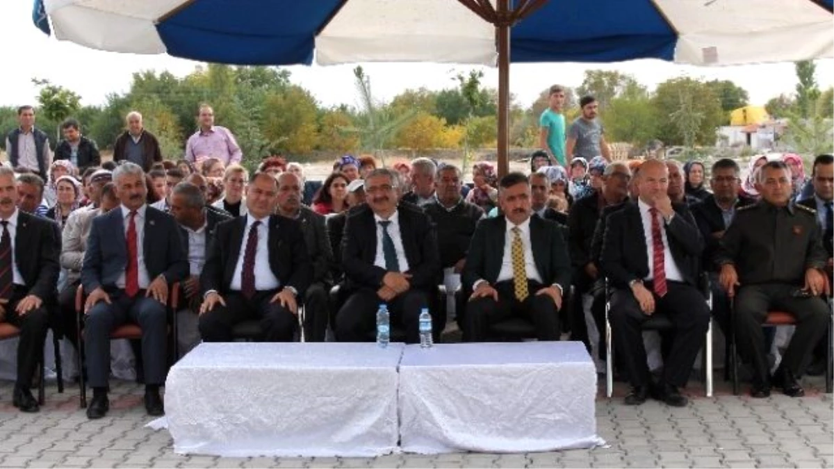 Kemerhisar\'da TOKİ\'nin Yaptığı 165 Konut Anahtar Teslim Töreni Yapıldı