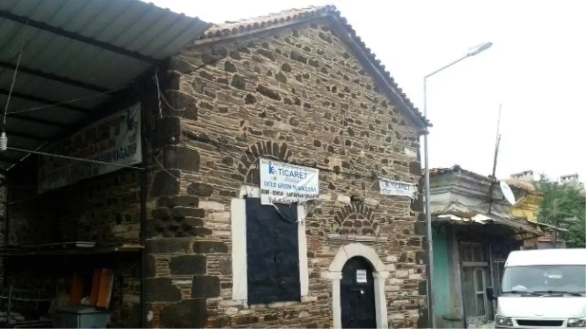 Kula Gıda Bankası\'nın Yeri Tarihi Dokuya Uygun