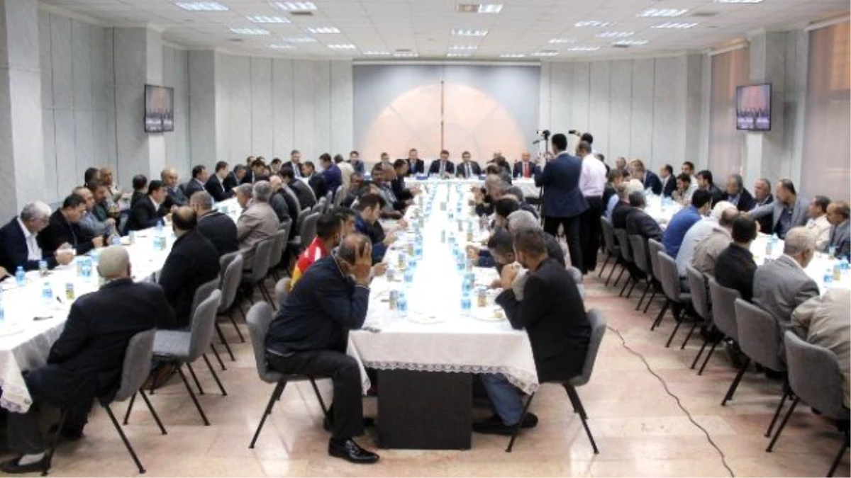 MHP Milletvekili Adayları Gaziantep Ticaret Borsası\'na Ziyaret