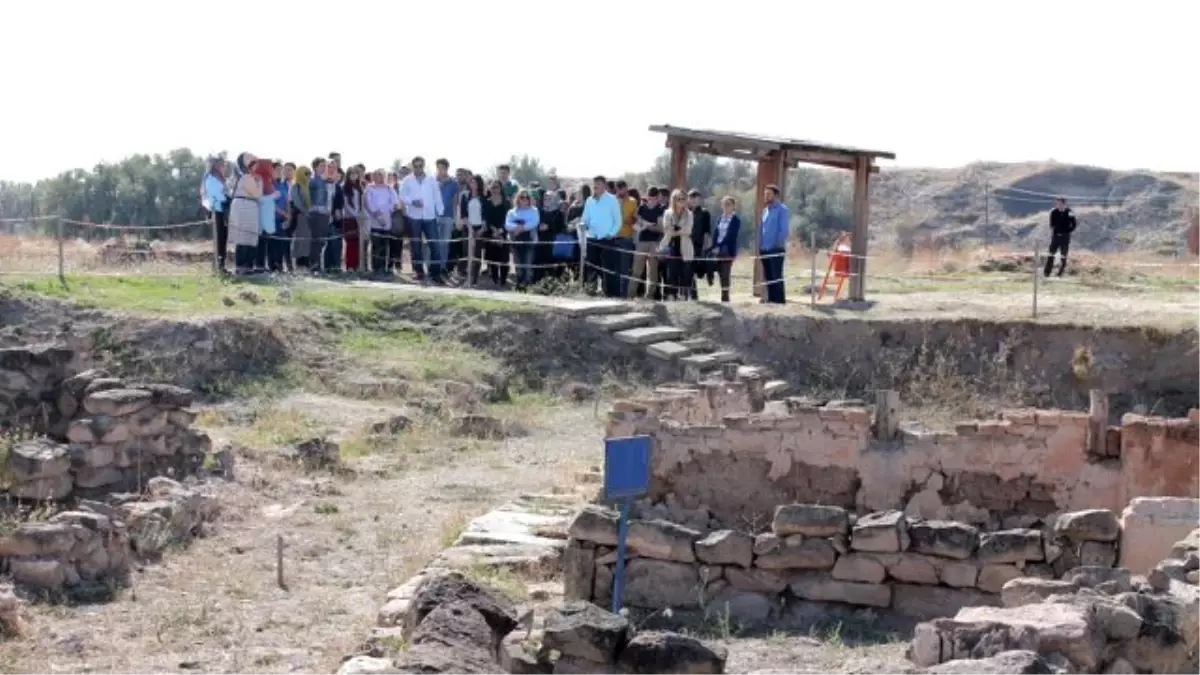 NNYÜ İşletme Öğrencileri Kaniş Karum\'da Ders İşledi