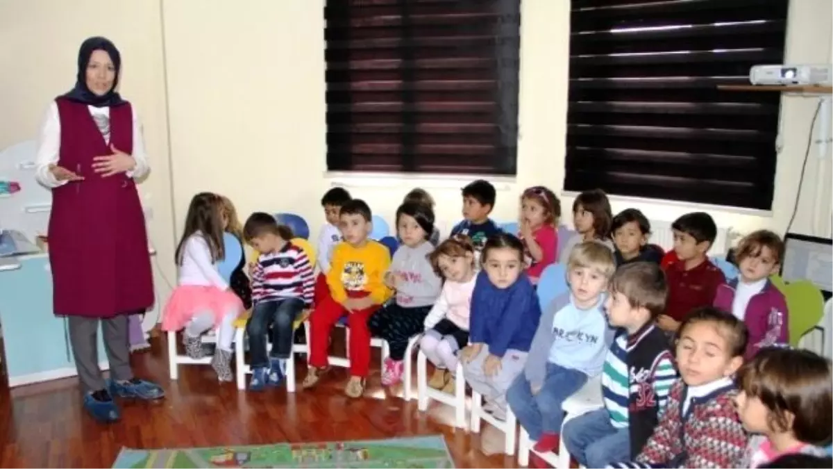 Podovan\'dan Minik Öğrencilere El ve Ayak Bakımı