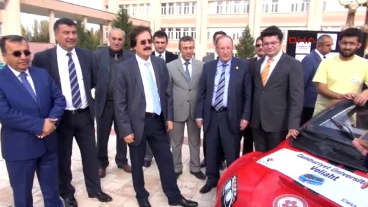 Sivas\'lı Öğrenciler 30 Bin Liraya Yerli Otomobil Yaptı