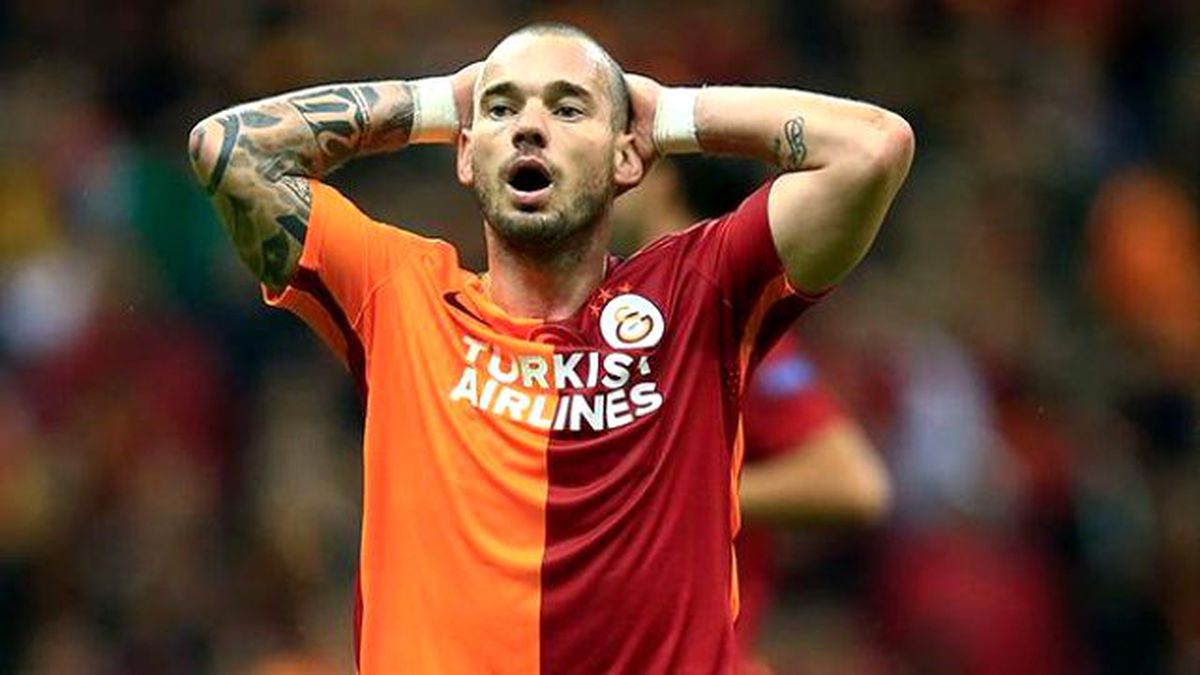 Sneijder'e 'İdrar' İşkencesi