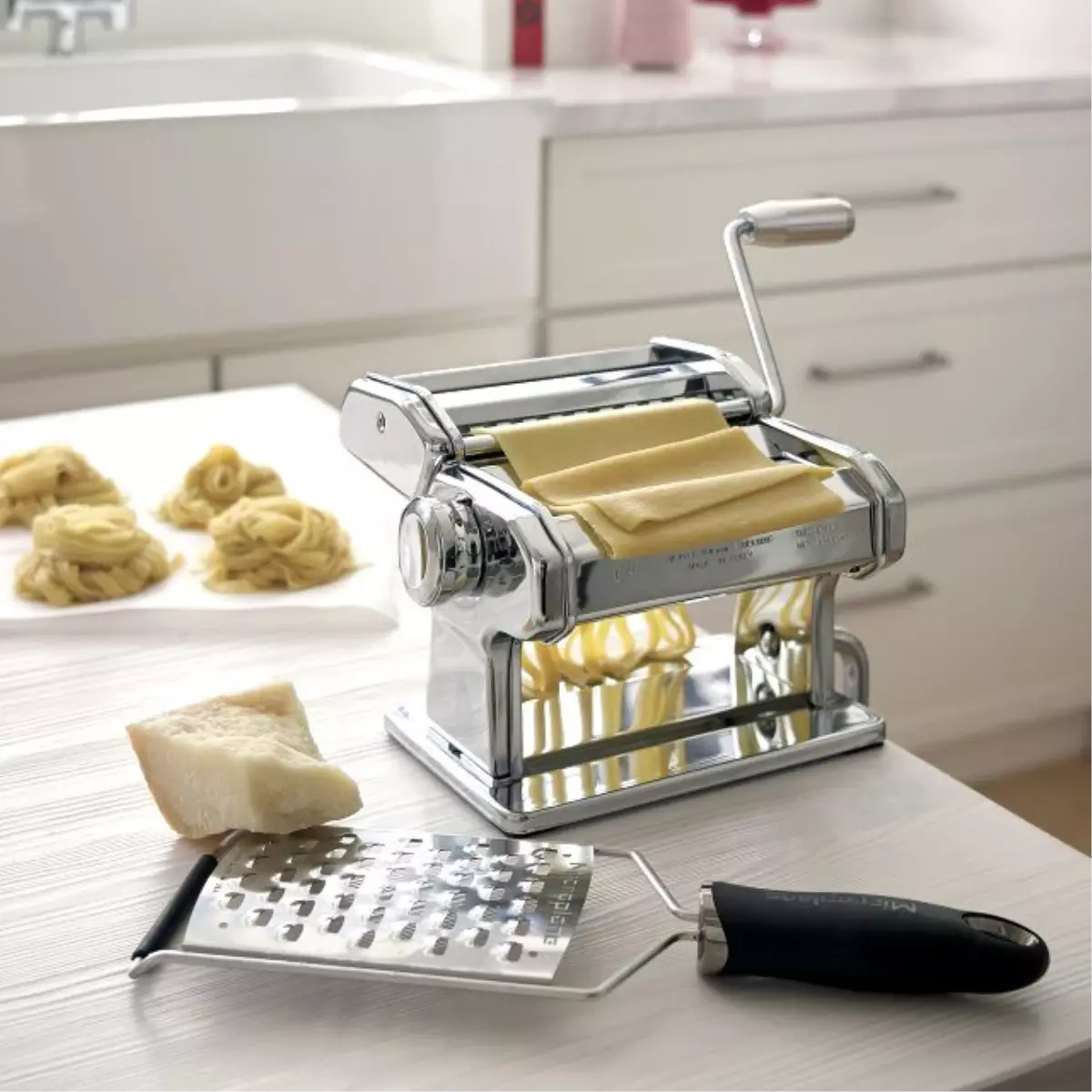 Ünlü Makarna Şefi Carla Ferrari\'den Tagliatelle Şovu