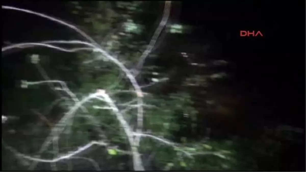 Bartın\'da Devriye Gezen Askeri Araç Irmağa Devrildi