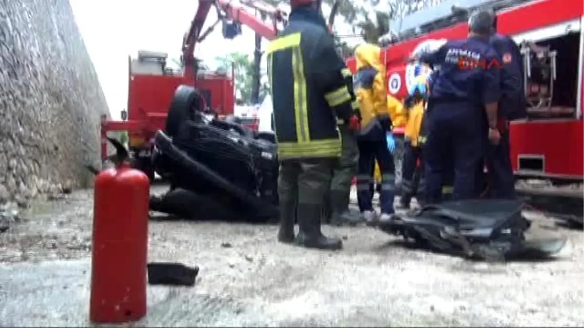 Antalya Mesire Alanına Uçan Otomobilde Öldü