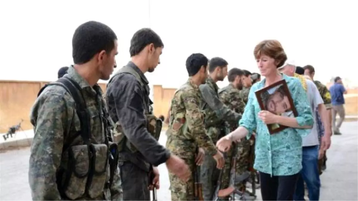 Avustralyalı Aile Ypg\'li Oğullarının Öldürüldüğü Rojva\'da