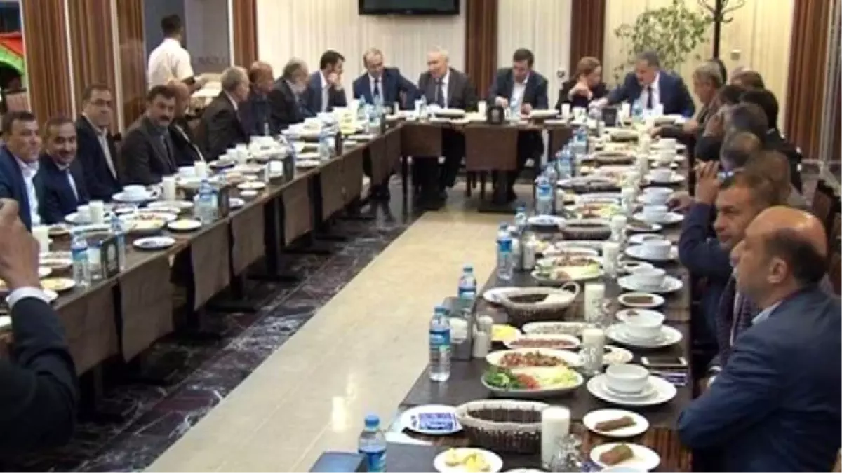 Başbakan Yardımcısı Yılmaz, Hemşehrileriyle Yemekte Buluştu