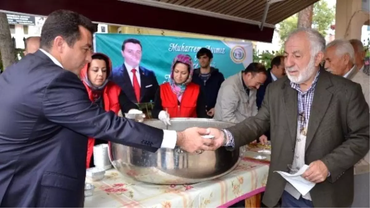 Bozüyük Belediyesi\'nden 13 Bin 500 Kişilik Aşure İkramı
