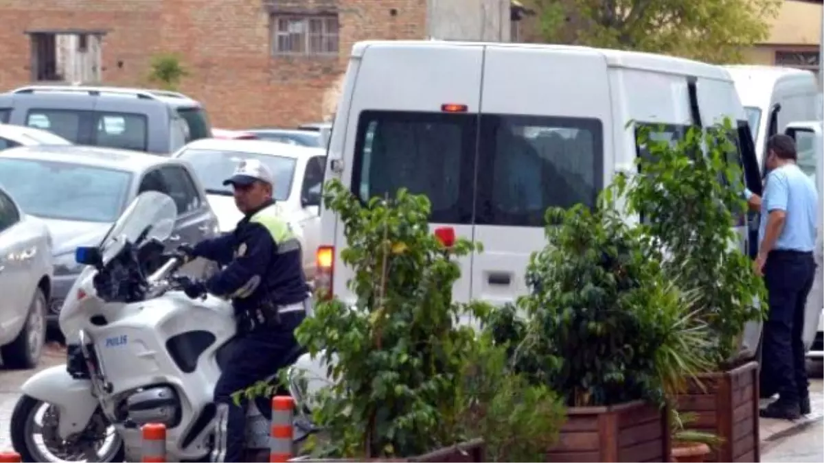 Cezaevi Nakil Aracından 3 Hükümlü Firar Etti