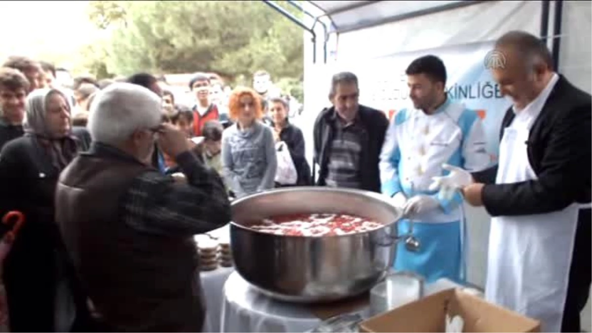 Çiftlikköylülere Aşure Gününde 4 Bin Aşure