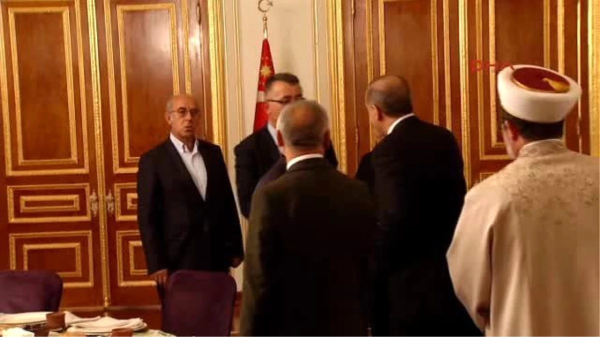 Cumhurbaşkanı Erdoğan, Alevi Kanaat Önderlerine "Muharrem Aşı" Verdi