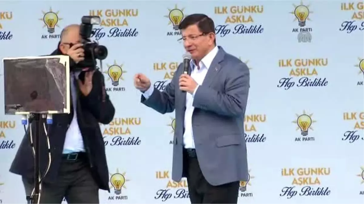 Davutoğlu: "Bugün Sorumluluk Almayı Bilmeyenlere, 1 Kasımda Bu Millet Bu Ülkeyi Emanet Eder Mi?"