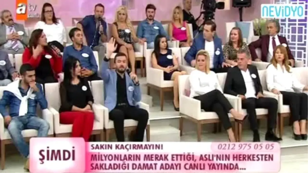 Esra Erol\'da Tekme Tokat Kavga! Stüdyo Karıştı