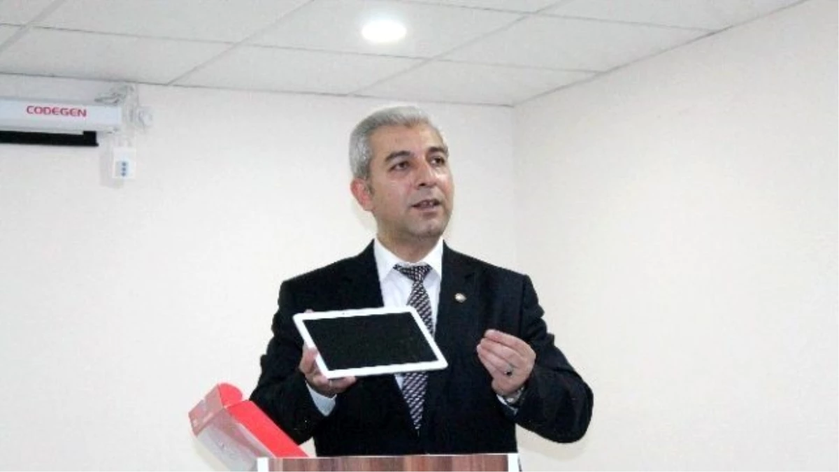 Fatih Projesi Kapsamında Niğde\'de Öğrencilere Tablet Dağıtıldı
