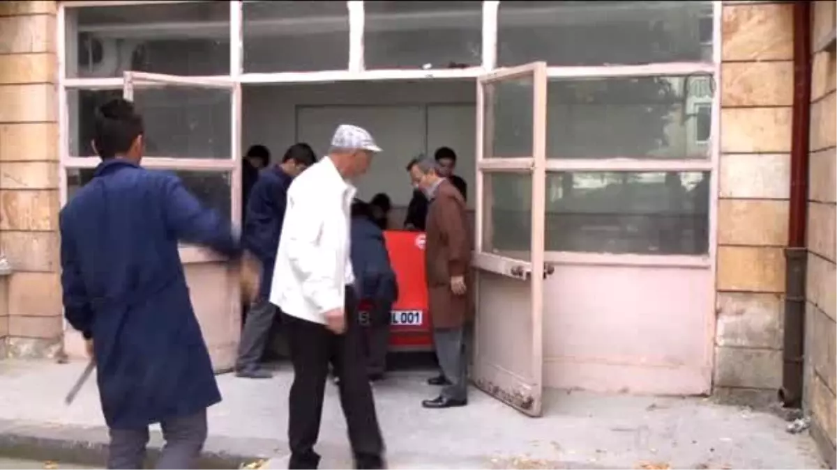 Hurda Malzemelerden Otomobil Ürettiler