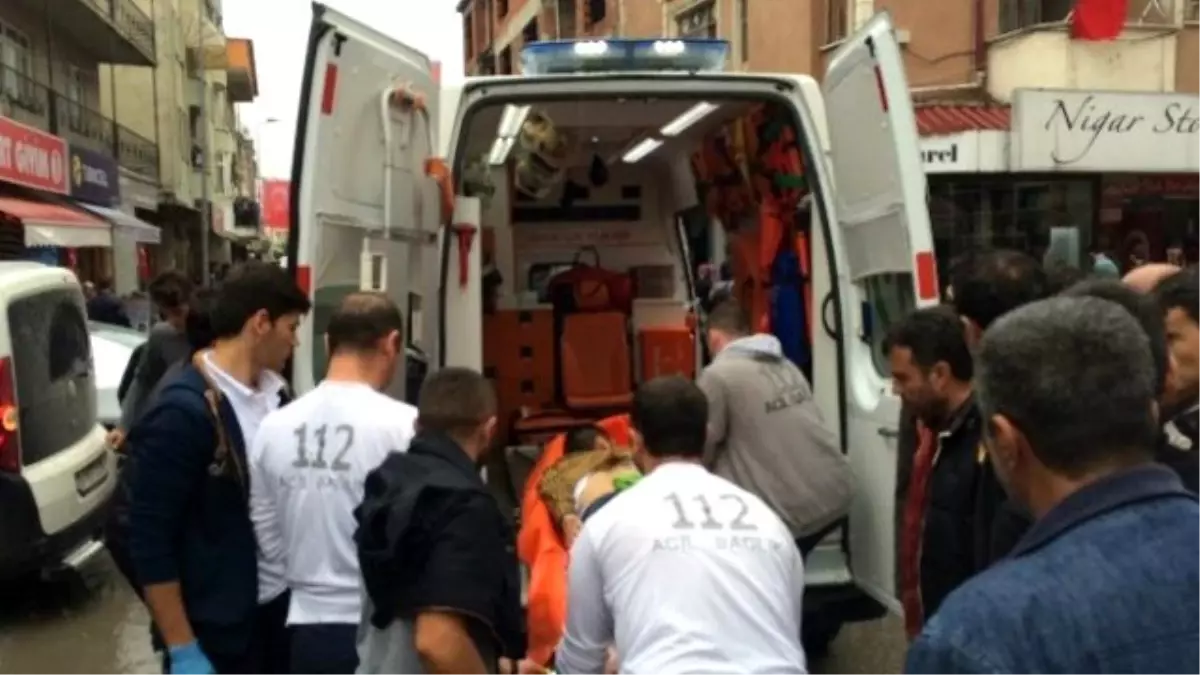 İki Grup Arasında Çıkan Kavgada Bir Kişi Bıçaklandı