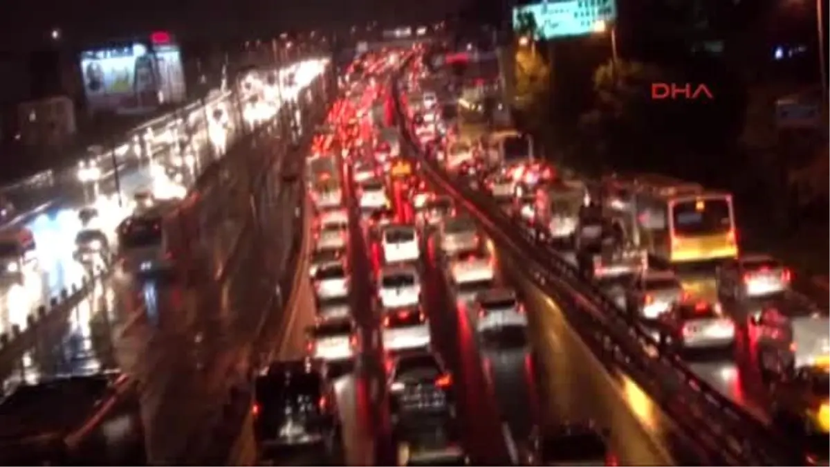 İstanbul\'da Trafik Felç...