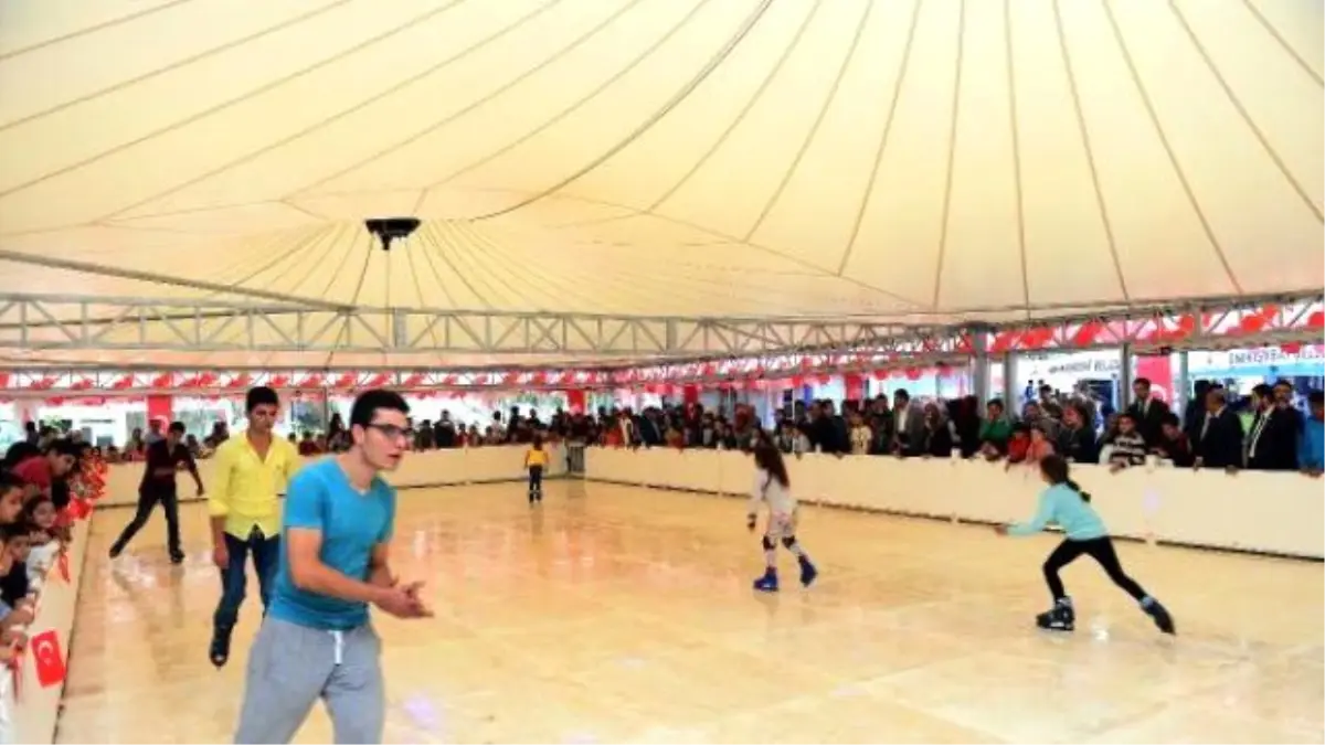 Kahramanmaraş\'ta 500 Bin Liraya 2 Buz Pisti