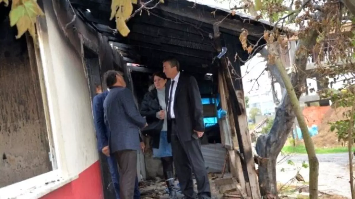 Karadeniz Mahallesinde Evi Yanan Aileye Yardım Edilecek