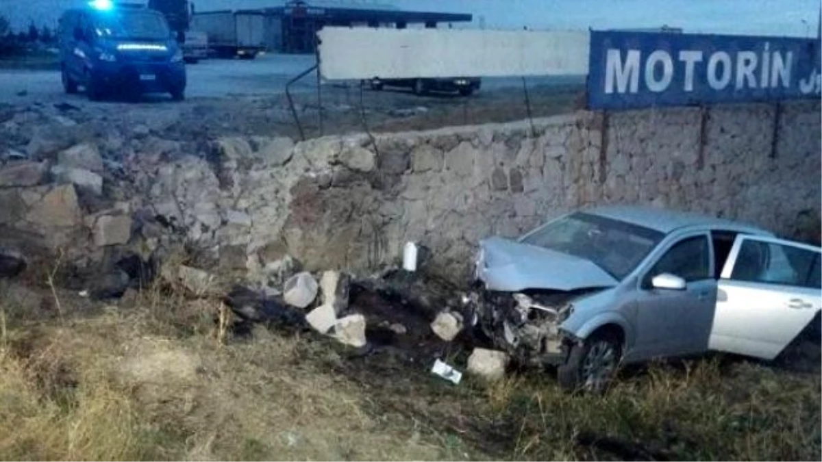 Konya\'da Otomobil Yoldan Çıktı: 6 Yaralı