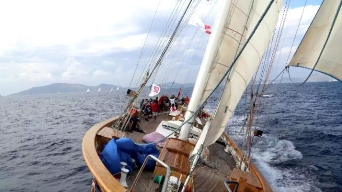 Leros\'ta Yelkenler, Renkli Görüntülere Sahne Oldu