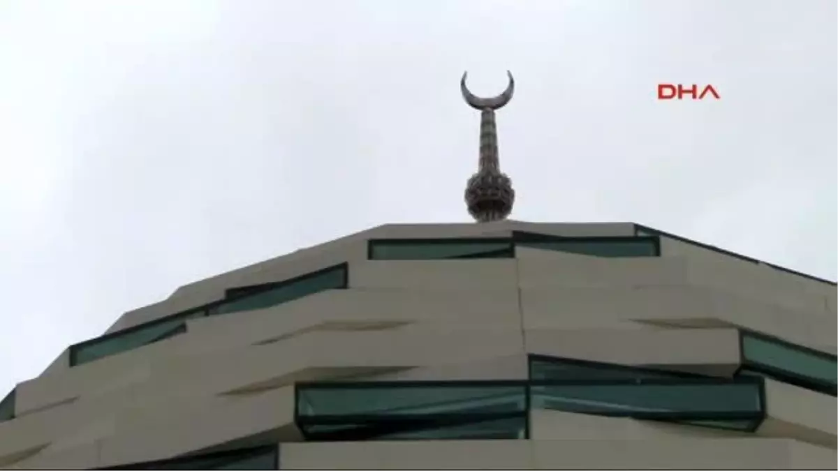 Marmara Üniversitesi İlahiyat Fakültesi Camii Açılıyor