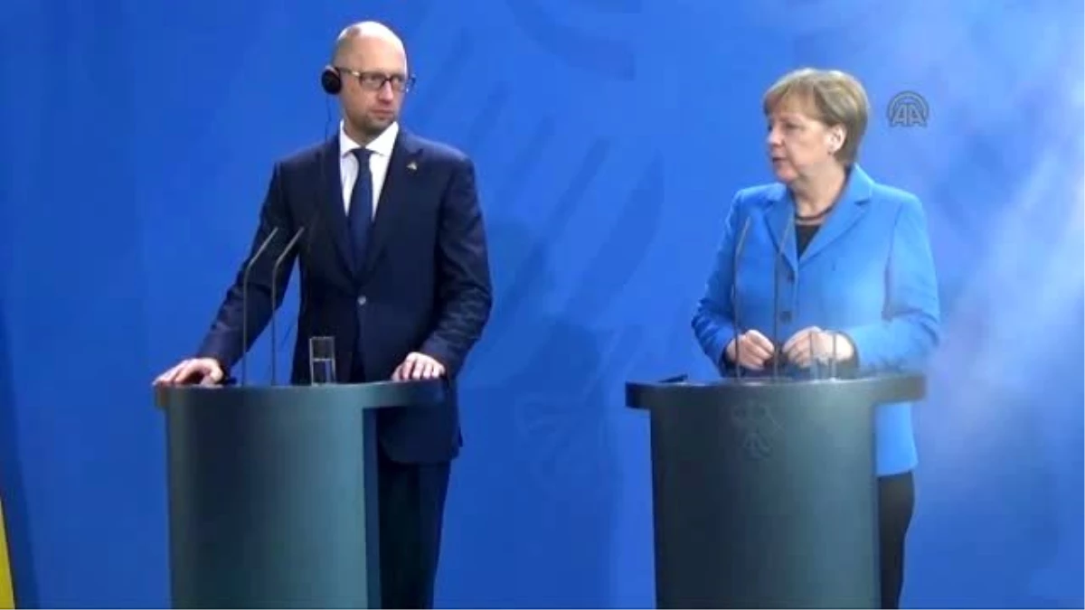 Merkel-Yatsenyuk Ortak Basın Toplantısı