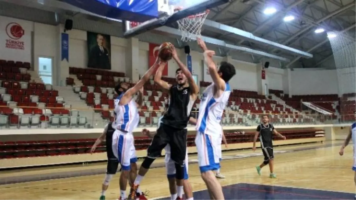 Yalova Belediyespor, Konya Selçuklu Belediyesi\'ni Devirdi