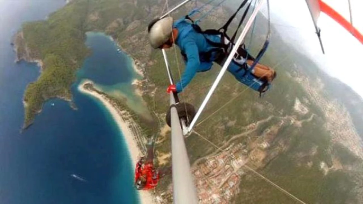 Yelken Kanattan Atlayıp, Paraşütle İniş Yaptı