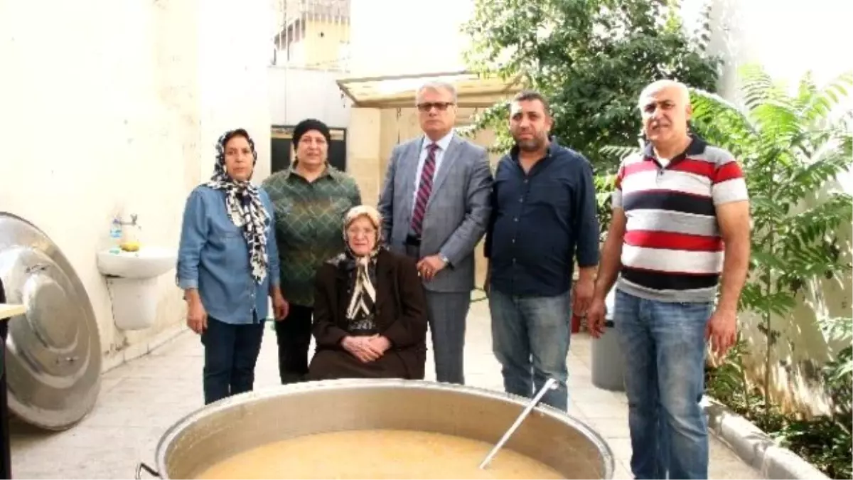 Yoyav\'da 2 Bin Kişiye Aşure Dağıtıldı