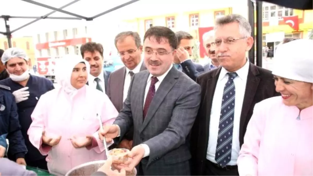 Yozgat Belediyesi Halka Aşure Dağıttı