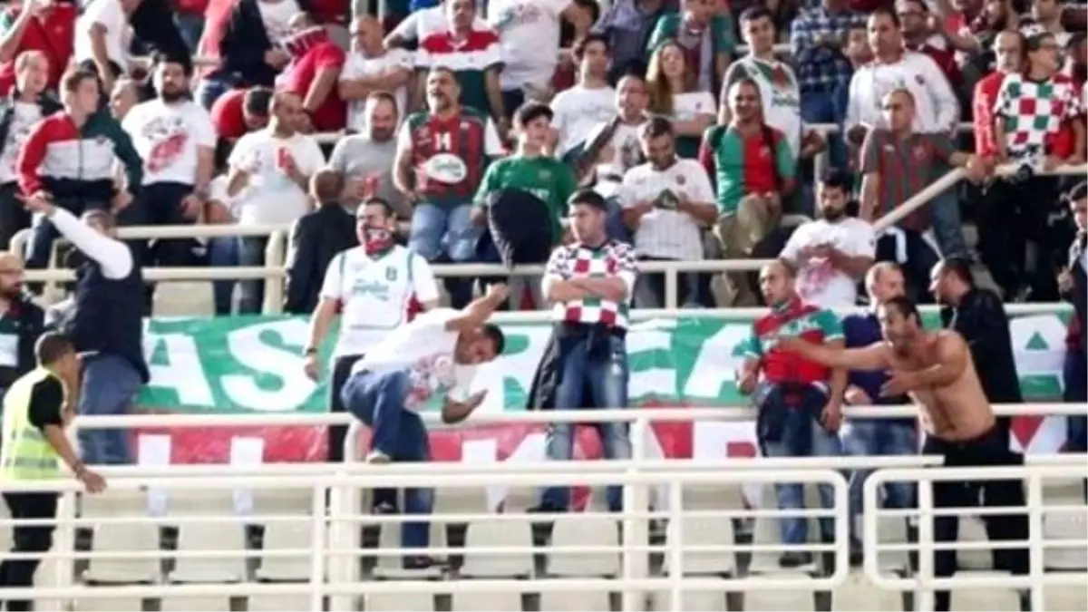 Yunanistan\'da Türk Taraftar Bıçaklandı