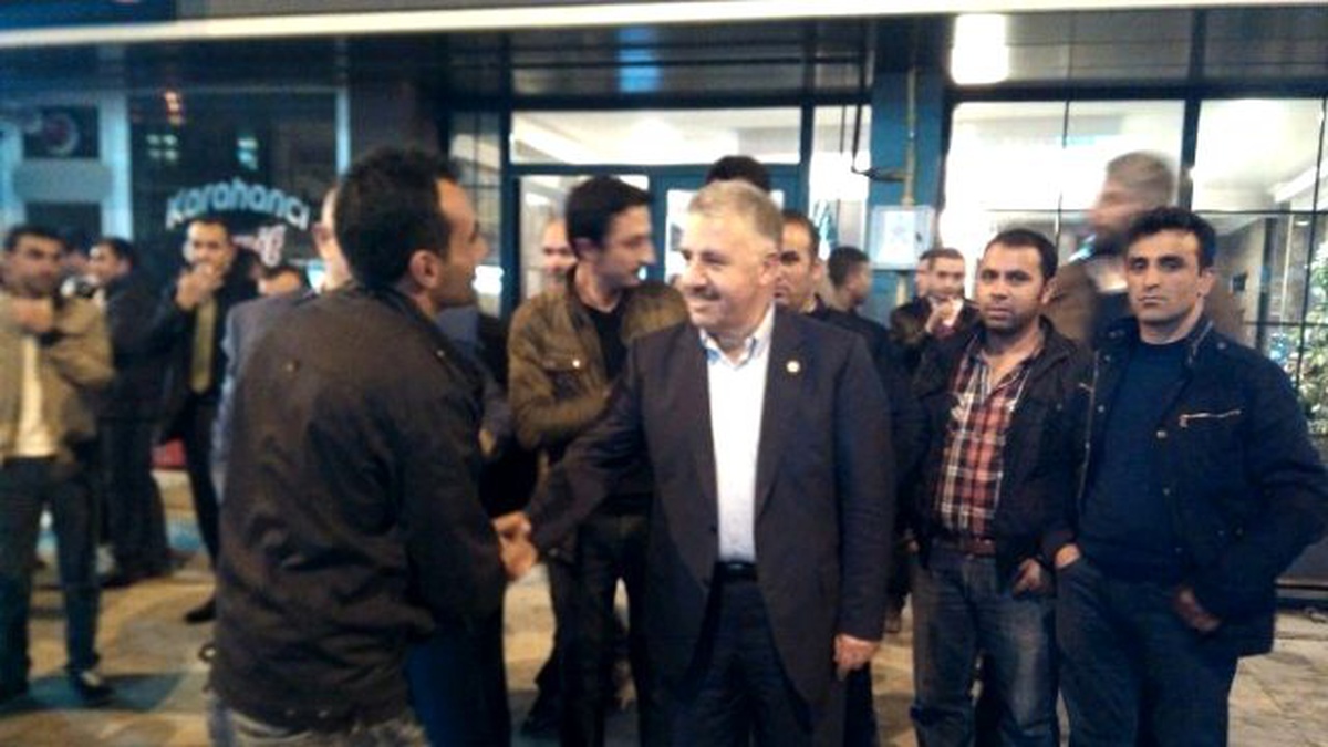 AK Parti Milletvekili Adayı Arslan\'a Gençlerden Destek