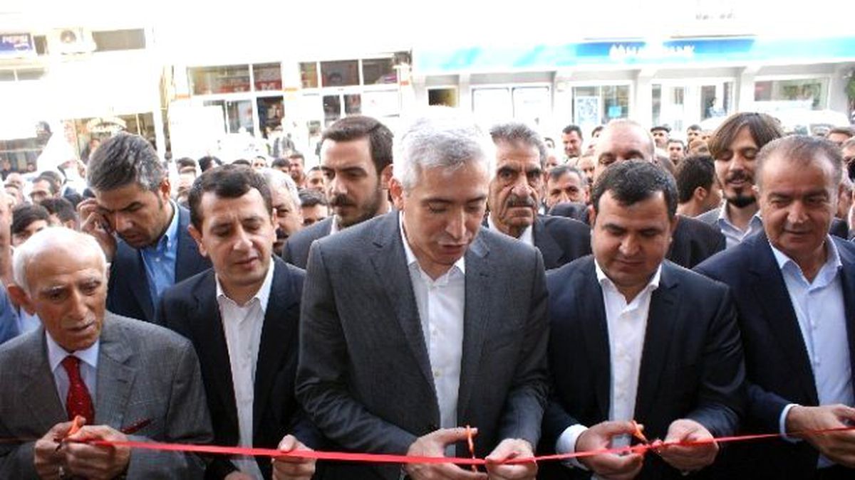 Ak Partili Adaylar Çermik\'te Seçim Bürosunu Açtı