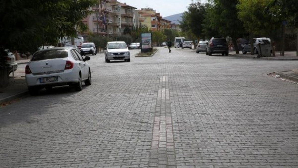 Akhisar Sokakları Kilit Parkeyle Kaplandı