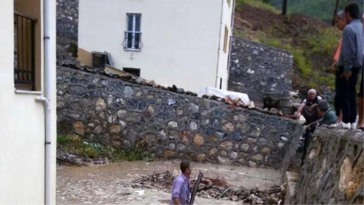 Alaköprü Barajı Altında Kaldığı İçin Başka Bir Yere Taşınan Mahalleyi Su Bastı