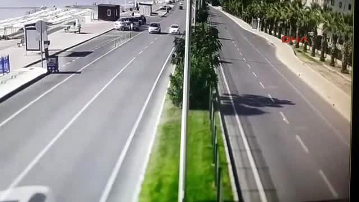 Antalya Otomobille Tır\'ın Altından Geçen Sürücüye Ceza