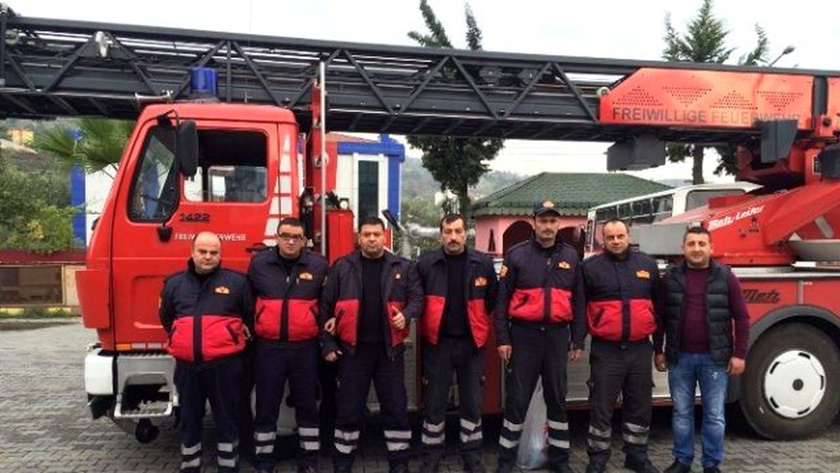 Avrupa Devrekliler Derneği\'nden Belediyeye İtfaiye Aracı