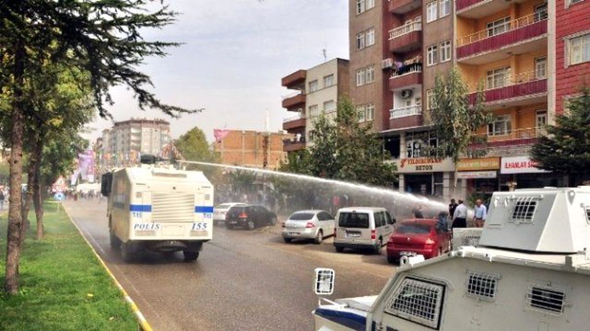 Batman\'da Demirtaş\'ın Programının Ardından Olaylar Çıktı