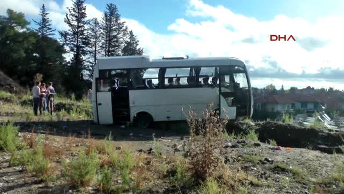 Kemer İşçi Servisi Devrildi: 12 Yaralı