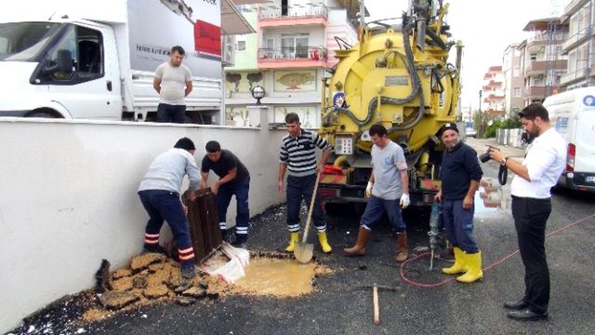 Manavgat\'ta Rögarların Asfalt ile Kapatılmasına Tepki