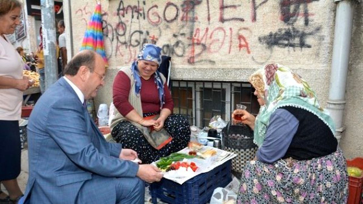 Mütevazı Sofrada Samimi Sohbet