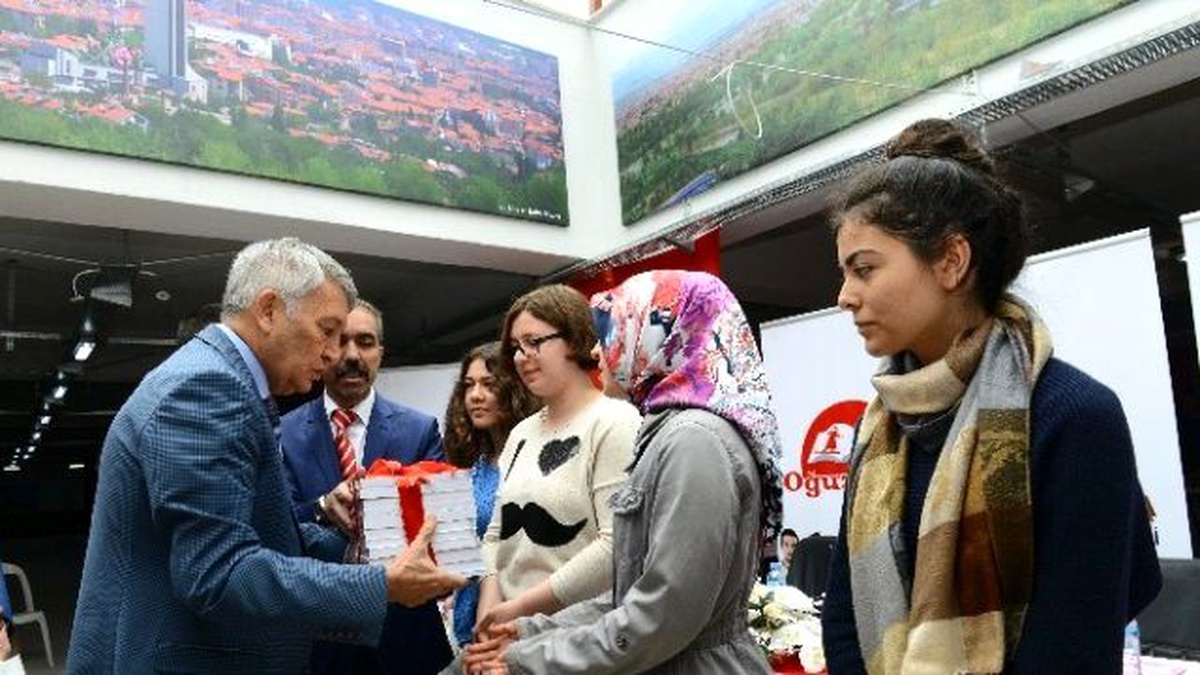 Oğuzata Öğrencilerine Kitapları Dağıtıldı