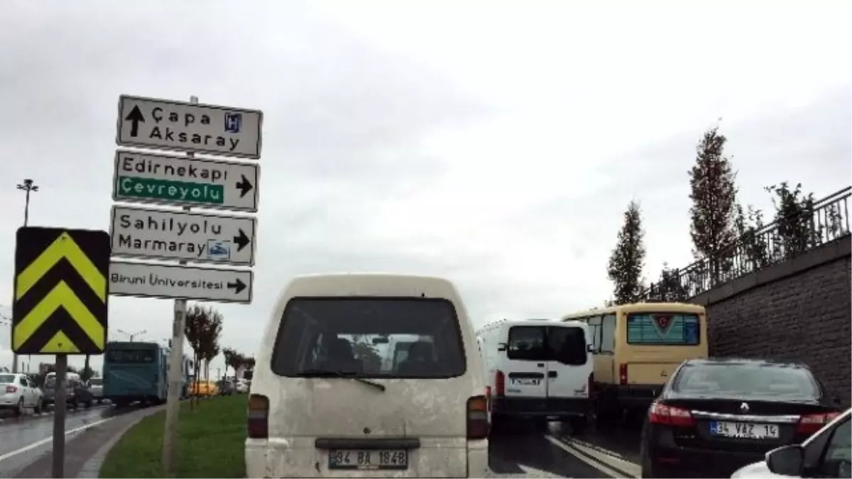 Provalar İstanbul Trafiğini Olumsuz Etkiledi