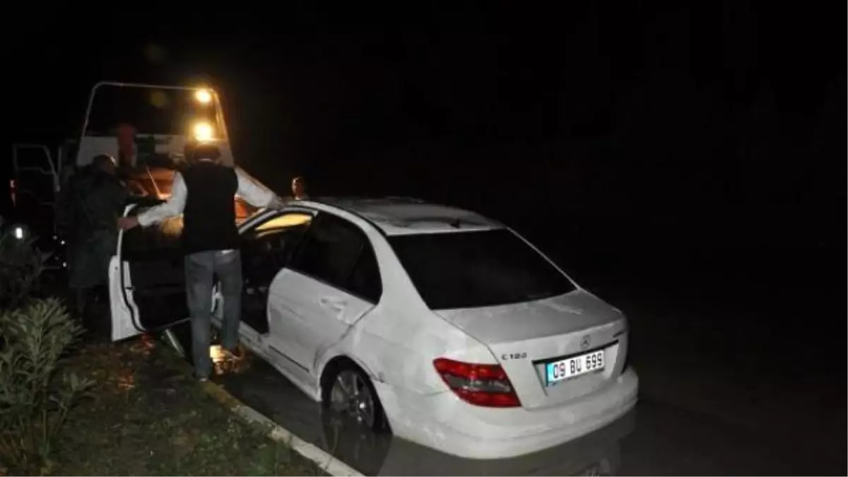 Sağanak Yağış Karayolunu Trafiğe Kapadı