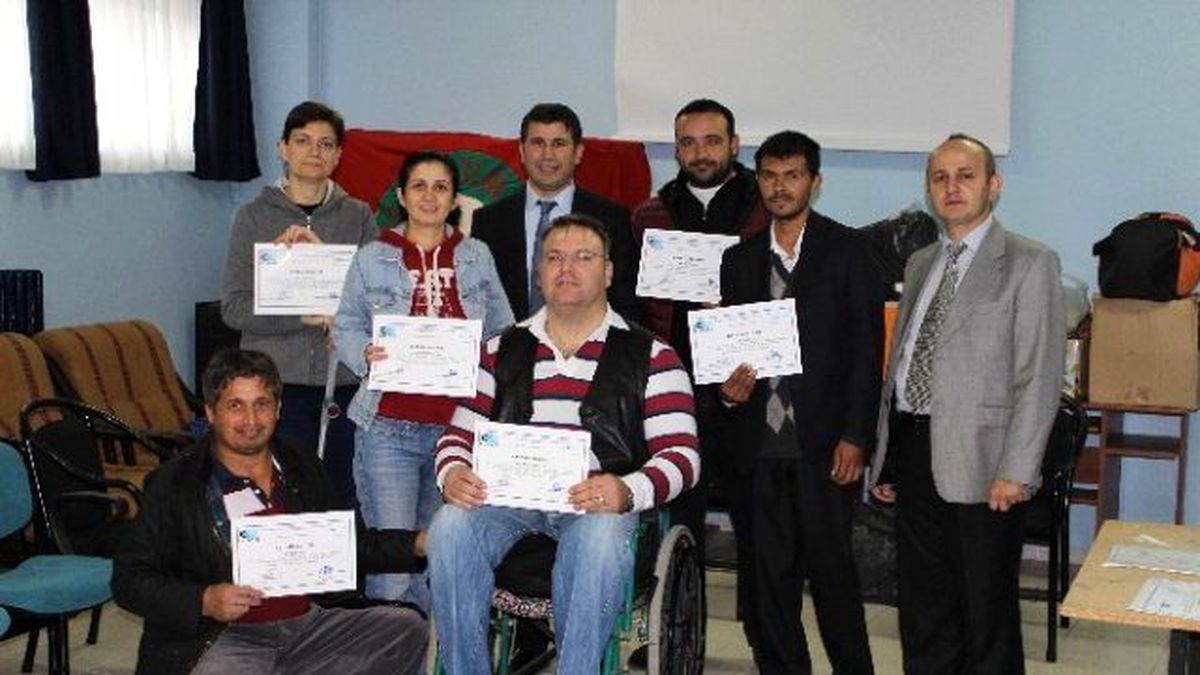 Sakatlar Derneği Girişimcileri Belgelerini Aldı