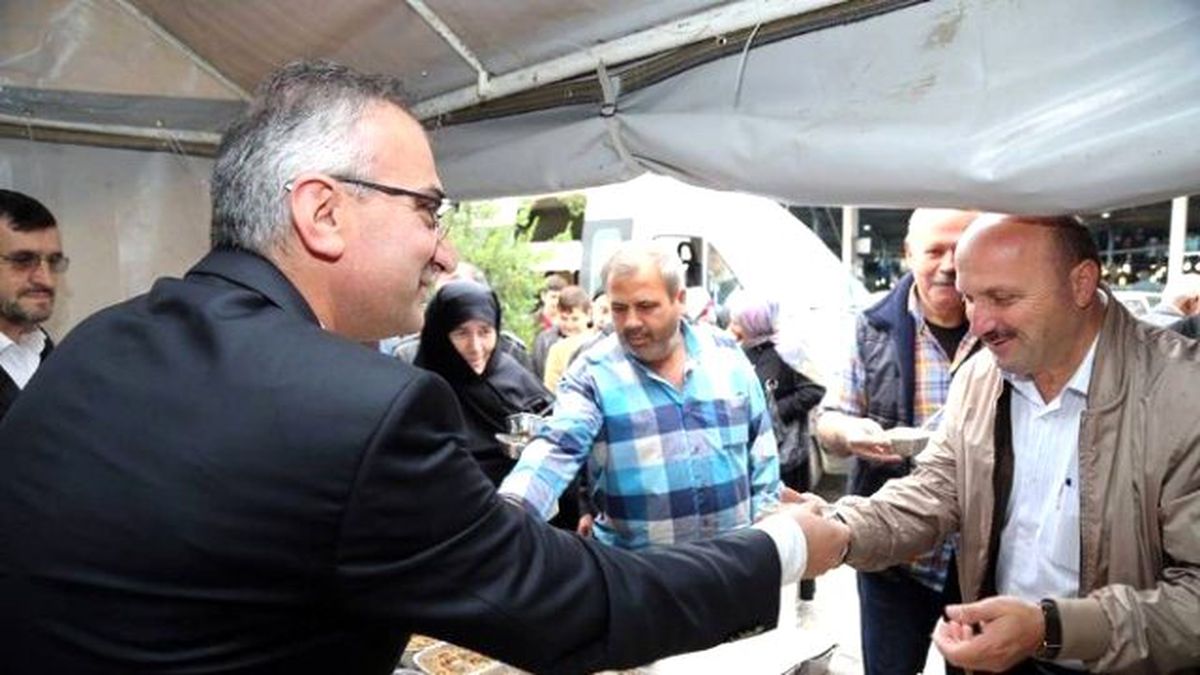Sapanca Belediyesi 7 Bin Kişiye Aşure Dağıttı