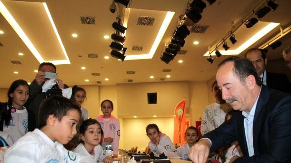 Selimiye Camii Külliyesi 4. Geleneksel Ödüllü Satranç Turnuvası Başladı