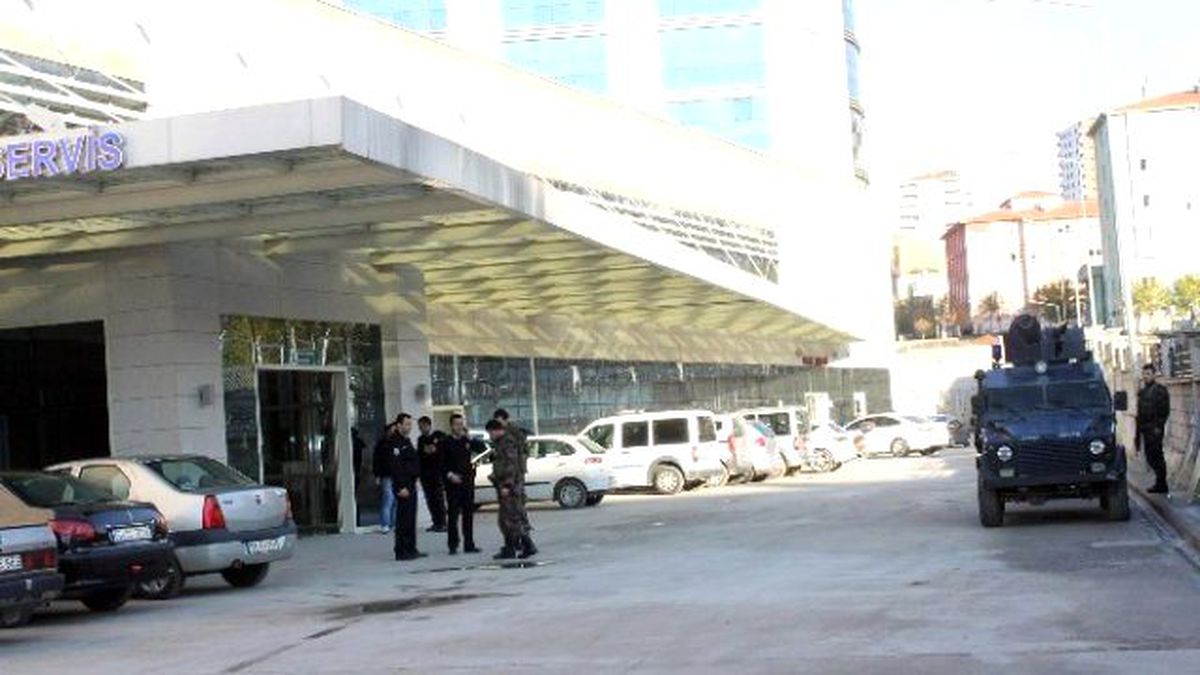 Siirt\'te Terör Operasyonu: 30 Gözaltı